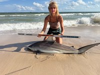 FISH ON CUSTOM LEADERS - Kiah Diaz
