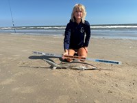 FISH ON CUSTOM LEADERS - Kiah Diaz