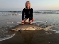 FISH ON CUSTOM LEADERS - Kiah Diaz