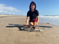 FISH ON CUSTOM LEADERS - Kiah Diaz