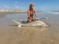 FISH ON CUSTOM LEADERS - Kiah Diaz