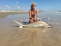 FISH ON CUSTOM LEADERS - Kiah Diaz