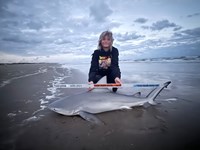 FISH ON CUSTOM LEADERS - Kiah Diaz