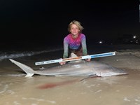 FISH ON CUSTOM LEADERS - Kiah Diaz