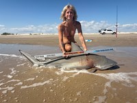 FISH ON CUSTOM LEADERS - Kiah Diaz